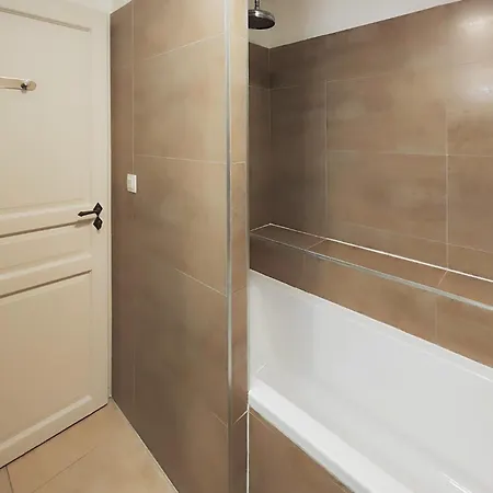 In Saint-laurent-de-la-ca * Saint-Laurent-de-la-Cabrerisse