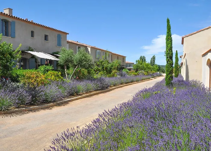 In Saint-laurent-de-la-ca Feriehus *