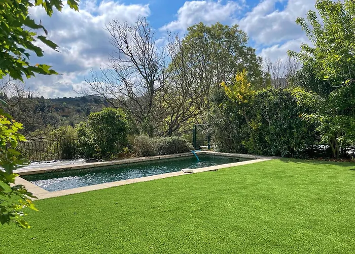 In Saint-laurent-de-la-ca * Saint-Laurent-de-la-Cabrerisse